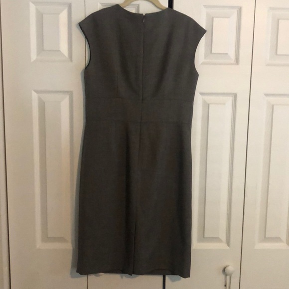 Professional Attire - Picture 3 of 3